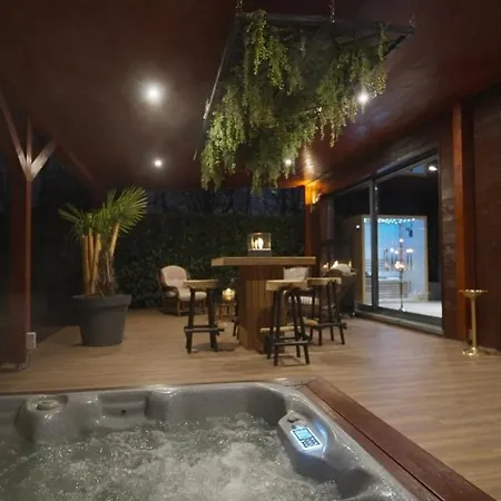 Bed and breakfast Les M 5*