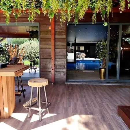Bed and breakfast Les M 5*