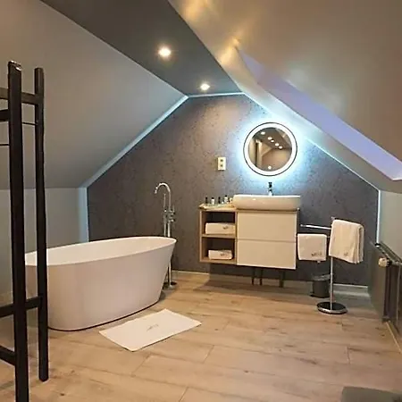 Bed and breakfast Les M 5*